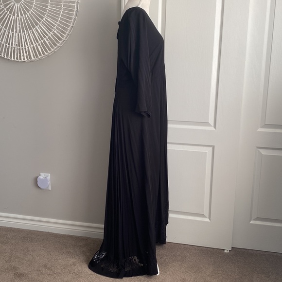 Torrid - Black Challis Hi-Lo Maxi Dress - Picture 2 of 10